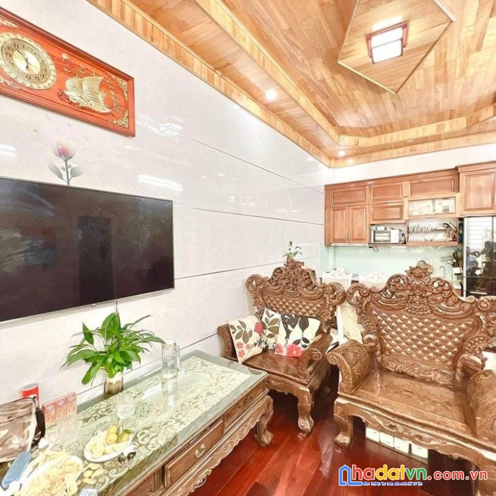 Bán gấp nhà đường láng trung tâm đông đa cách ga láng 200m-40m2,4 tầng đủ nội thất ở ngay 3.48 tỷ