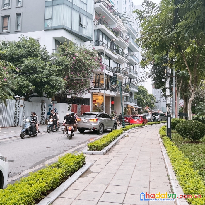 Cần bán gấp mảnh đất mặt hồ tây - yên hoa - thanh niên -  100m2 - mt 16m - giá 32 tỷ -