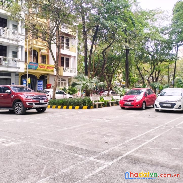 Chính chủ bán gấp bán chung cư linh đàm 3 phòng ngủ, nhỉnh 2 ttỷ. sổ đỏ riêng.