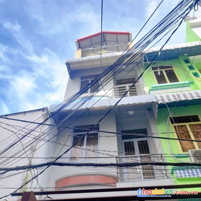 Bán nhà đường vườn chuối quận3, dt 23m 4 tầng giá mùa bóng 3,9 tỷ