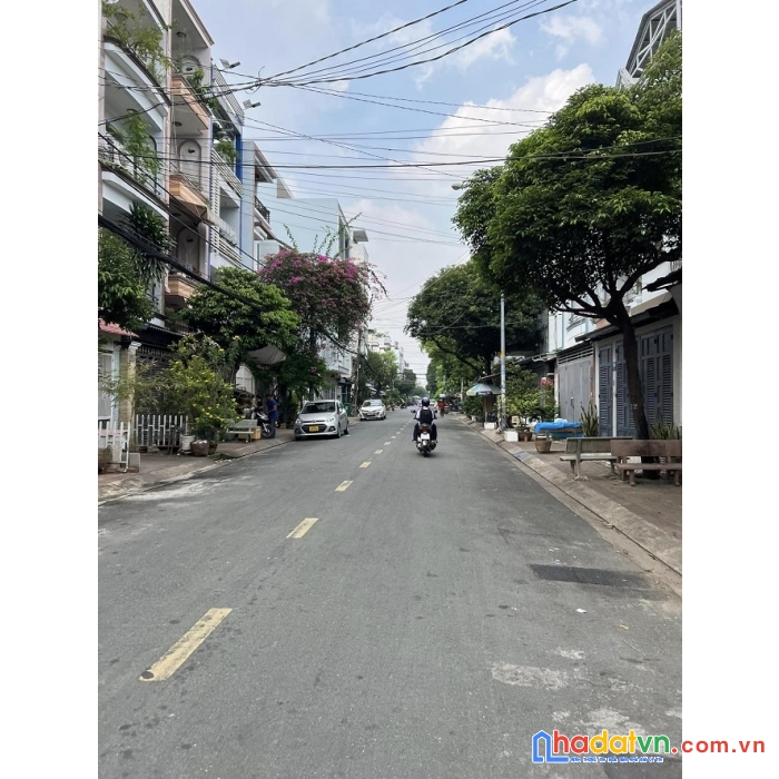 Bán nhà mặt tiền phan văn năm- phường phú thạnh- tân phú- gara 2 xe hơi- nhà mới ở ngay.