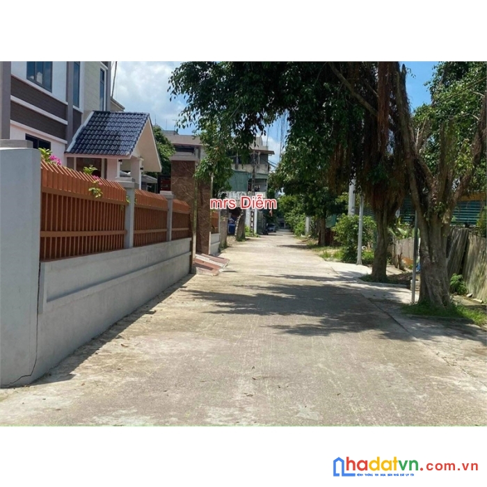 Nhỉnh 40 triệu, mrs diễm cần bán 2 lô đất trên 50m ngay sát bìa làng kính nỗ, uy nỗ,