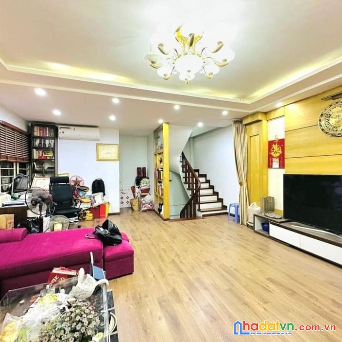 Bán nhà cầu giấy-55m2-6 tỷ-ô tô đỗ ngày đêm gần-lô góc-thoáng trước sau-yên tĩnh