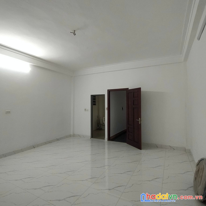 Bán nhà mặt ngõ kẻ tạnh, 42m, ô tô, lô góc, giá nhỉnh 3 tỷ