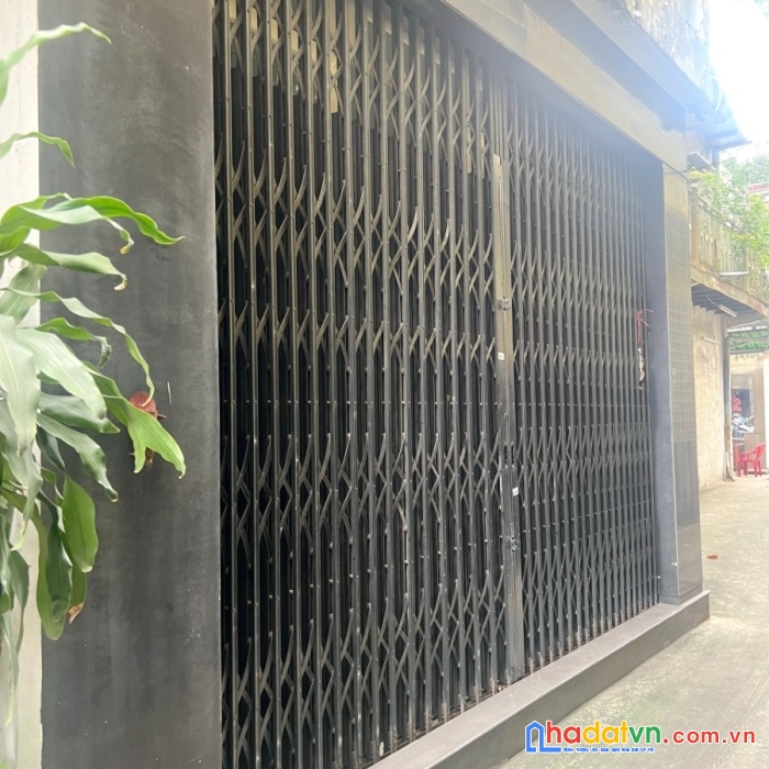 Nhà mới 3 tầng mặt tiền thụt đường ngô gia tự p4q10