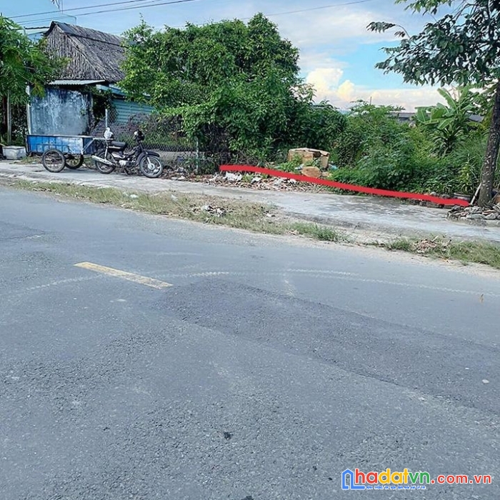 Mặt tiền đường võ văn môn _ phường 4 _tp tân an _long an 
( gần trường đại học )