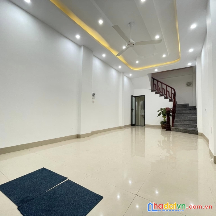 Nhà lê duẩn, 35m2 x 4tầng, 4n, lô góc, ngõ thông rộng thoáng, giá 3,95tỷ