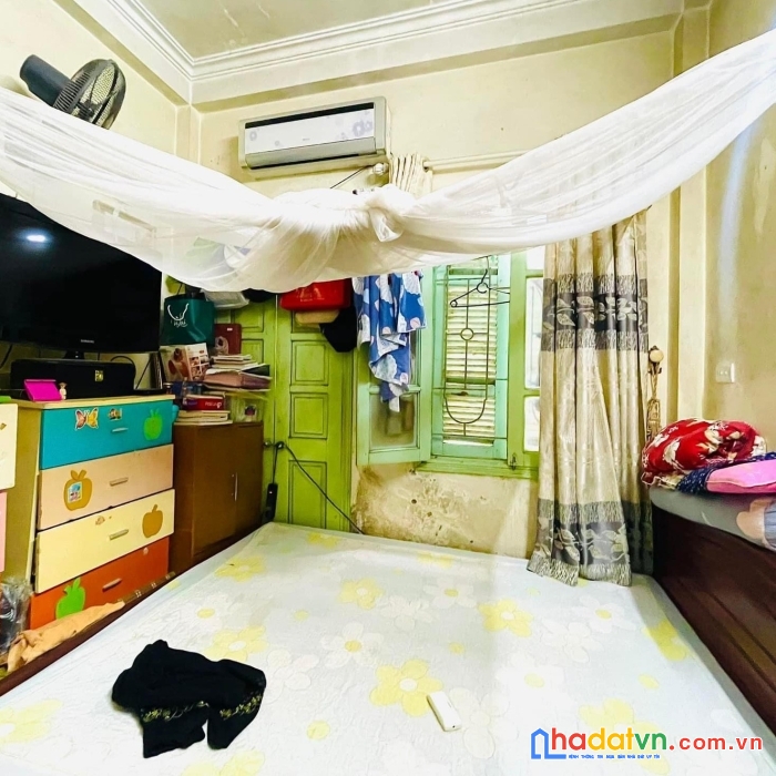 Bán nhà cũ phố hào nam, đống đa, giá đầu tư, 22m2x 2 ngủ, chỉ 2.69 tỷ