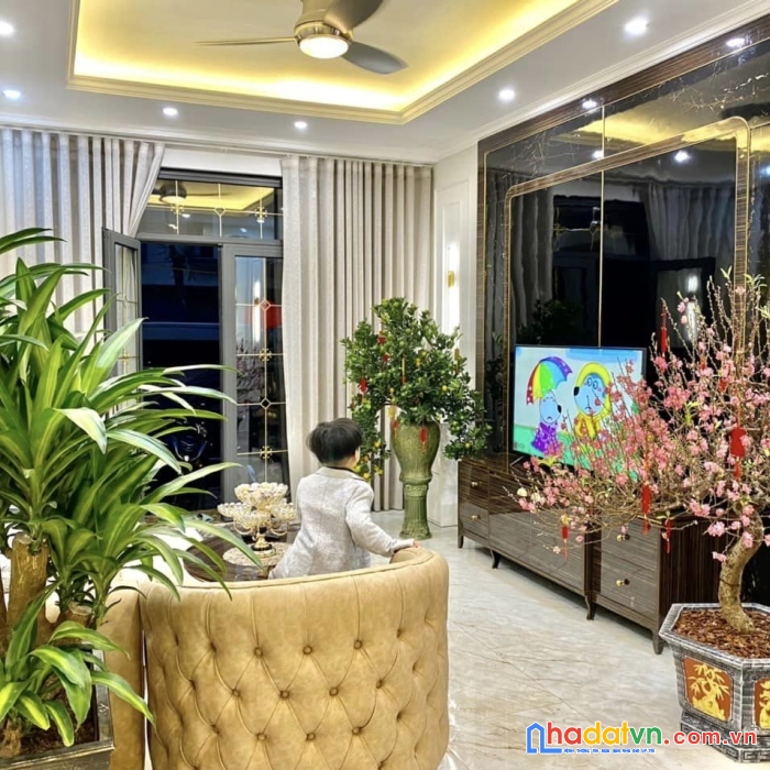 157 chùa láng, 10m oto, ngõ thông, cực thoáng, 54m2 sổ x 4t, chỉ 5 tỷ