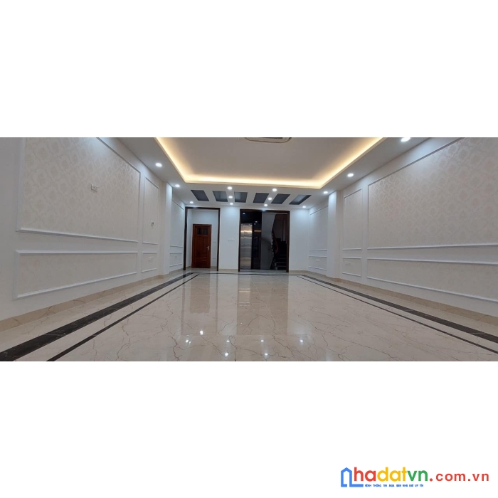 Bán tòa văn phòng mặt phố hoàng cầu 215m2 x 9 tầng, giá 106 tỷ