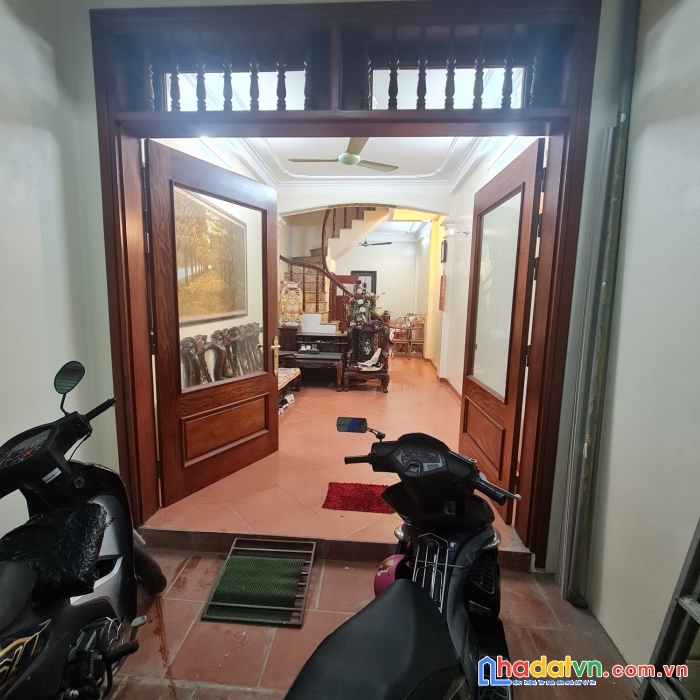 Cần bán nhà đường lê văn lương quận thanh xuân 32m2 x 4 t 2,9tỷ ô tô kd