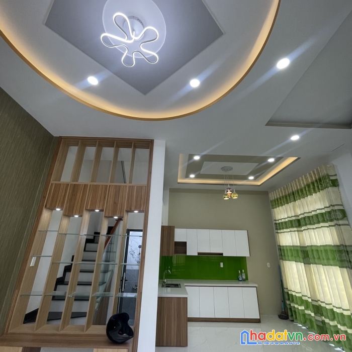 Giảm 300tr giá mới 4.8 tỷ, nhà huỳnh văn bánh, 4 lầu, 3 phòng.