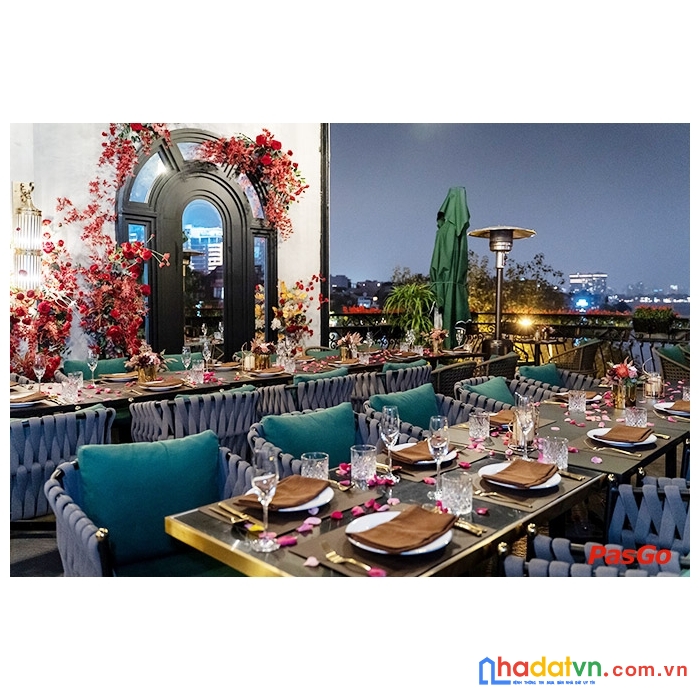 Bán nhà mặt phố xuân diệu, vị trí đẹp, vỉa hè rộng, kd đỉnh, 257m2, mt 20m, nhỉnh 30 tỷ.