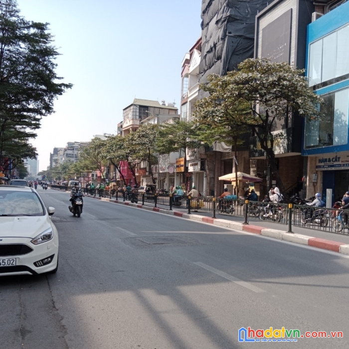 Bán nhà mặt phố tôn đức thắng, lô góc, vỉa hè, ô tô tải đỗ. dt: 90m2, mt: 6m, giá: 27.5 tỷ