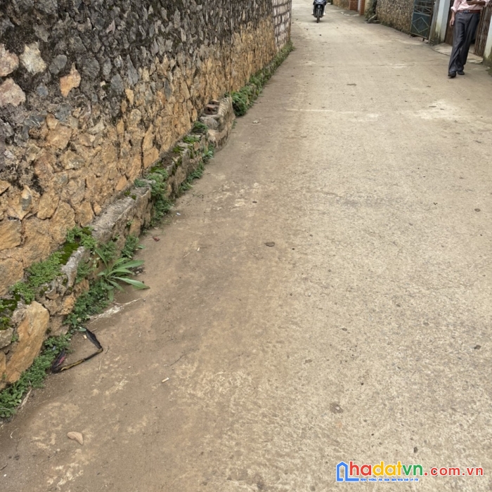  bán mảnh đất tại tiểu khu vườn đào ,thị trấn nông trường mộc châu