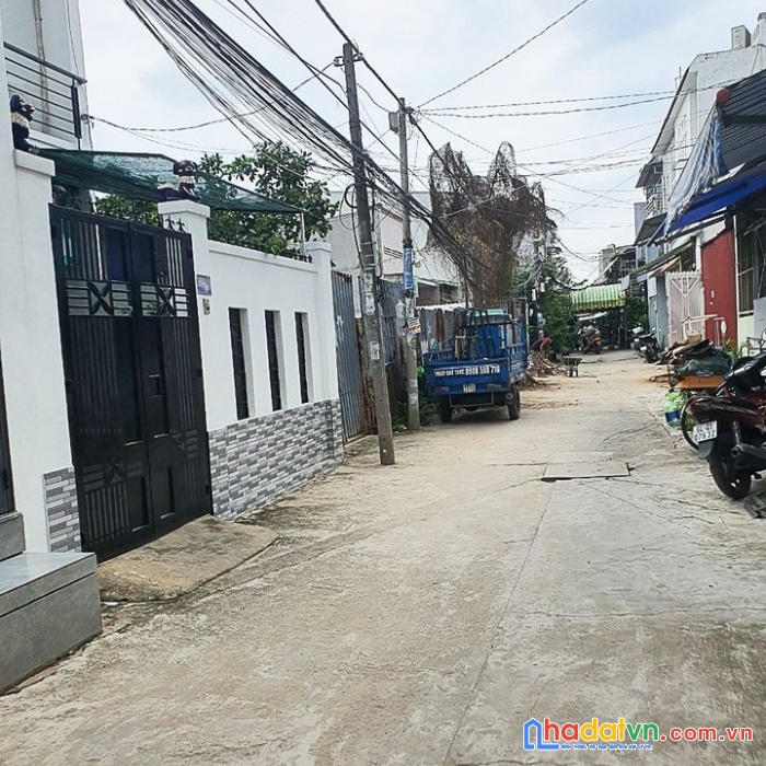 Chính chủ bán nhà tăng nhơn phú , dài 20m, 5pn, giá 3,5 tỷ rẻ hơn 300tr