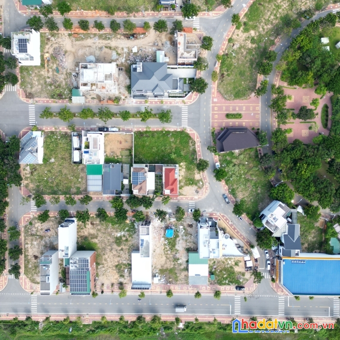 Bán đất nền biệt thự khu đô thị mới đông bắc diện tích 277m2 sổ hồng thổ cư