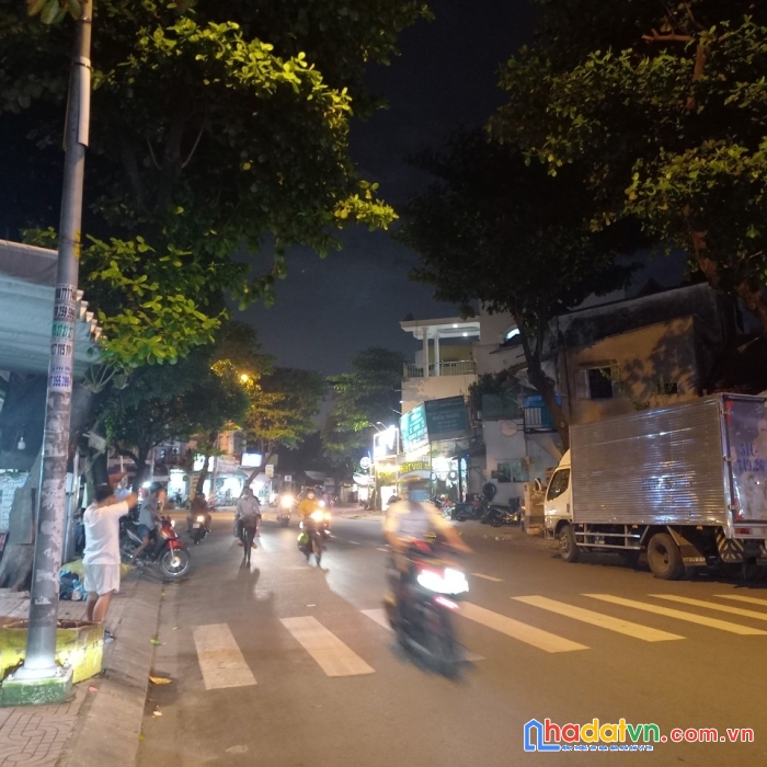 Ô tô đỗ cửa - 73.5m2 - nở hậu - đường số 11 - bình tân.