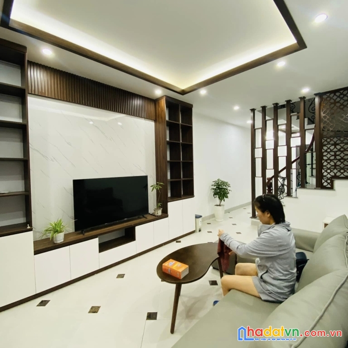 Bán nhà đẹp âu cơ sẵn ở - tặng full nội thất - ngõ thông - gần phố - dt 50m2 – giá nhỉnh 6 tỷ
