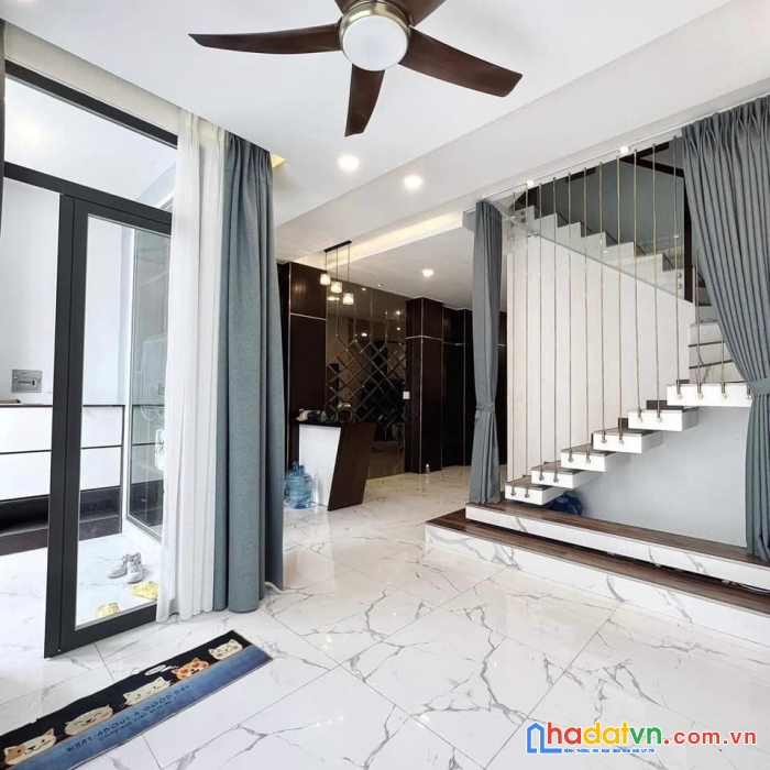 Siêu phẩm - 6 tầng btct có hầm - hẻm ô tô tránh - tặng full nội thất cao cấp- giá qatar
