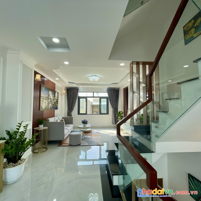 Bán nhà phố bồ đề, long biên, 145m2, 5t, ô tô chạy vòng quanh, gần phố, 17 tỷ. 0889388683 .