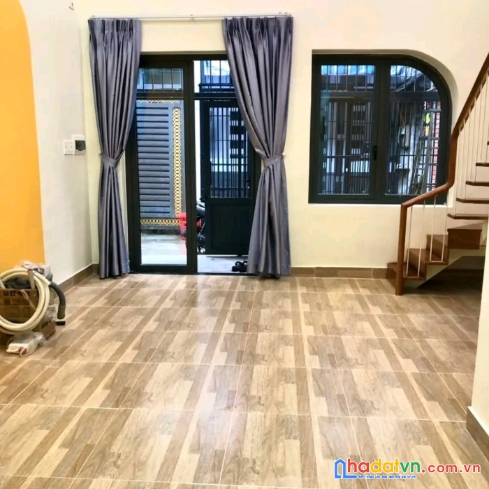 Bánh nhà nhỏ ở ngay p thạnh lộc ngang 4.5m dtcn 33m chỉ 2.85 ty tl