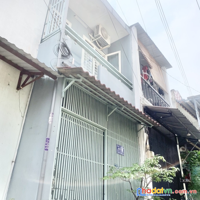 Kẹt tiền bán gấp nhà mặt tiền quận gò vấp 32m2 giá 2,6 tỷ tl