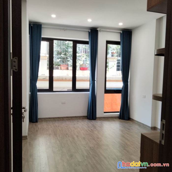 Siêu phẩm  xuân đỗ long biên  dt 32.5 4 tầng mt  3.5 giá 3 tỷ