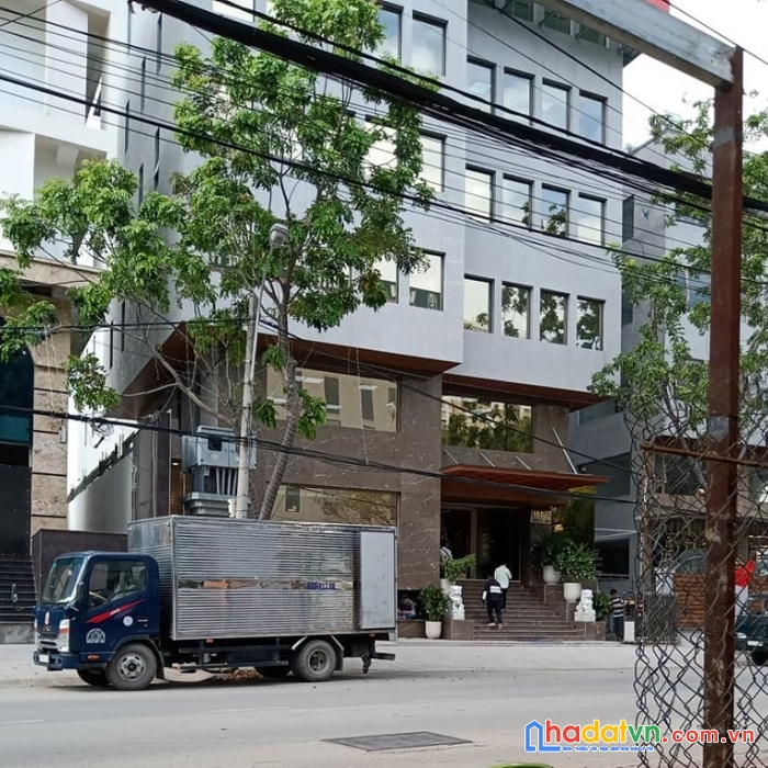 Bán nhà mặt tiền nhất chi mai- tân bình- ngang 6m-  đường cộng hòa-sân bay- 115m2- giá 30 tỷ.