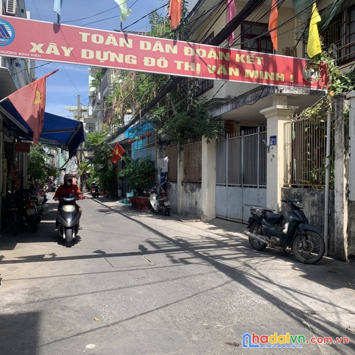 Bán nhà đường huỳnh thúc kháng ngay phố ẩm thực chỉ nhỉnh 2 tỷ
