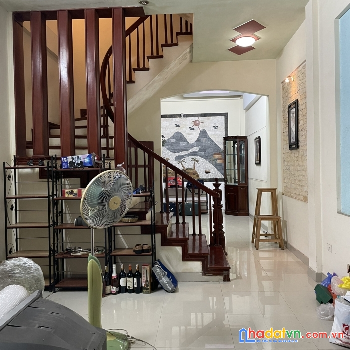 Chính chủ cho thuê nhà số 9 ngõ 236/18 khương đình thanh xuân 52m 5 tầng 5 ngủ giá 12 triệu