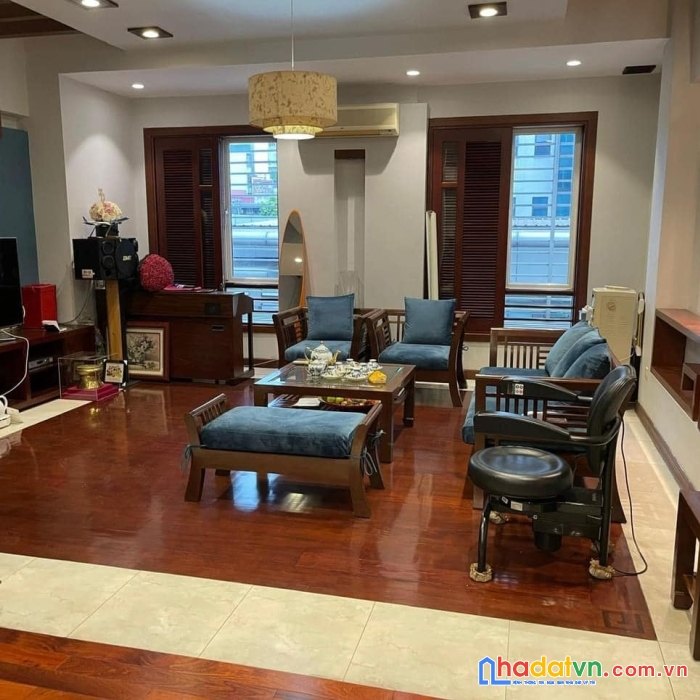 Bán gấp nhà giảng võ- cát linh- đống đa 70mx5 tầng, ô tô vào nhà, văn phòng vip ở sướng 28 tỷ
