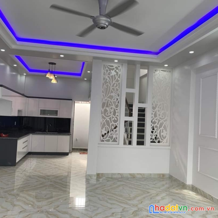 Nhà 3 tầng cực đẹp giá rẻ tai bắc sơn an dương hải phòng 175

diện tích 60 m