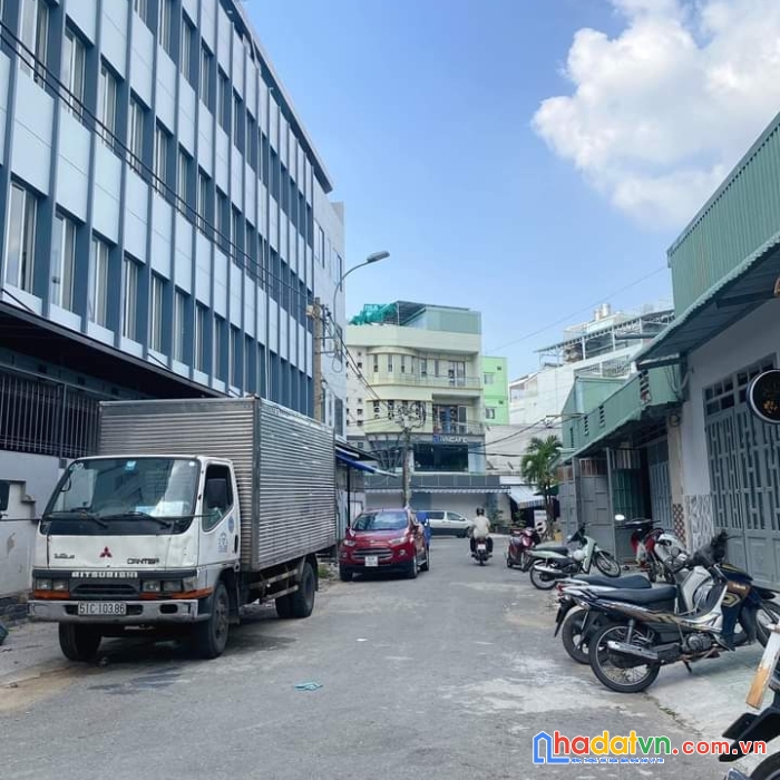 Mặt tiền ni sư huỳnh liên 2 lầu - sân thượng nhỉnh 6 tỷ