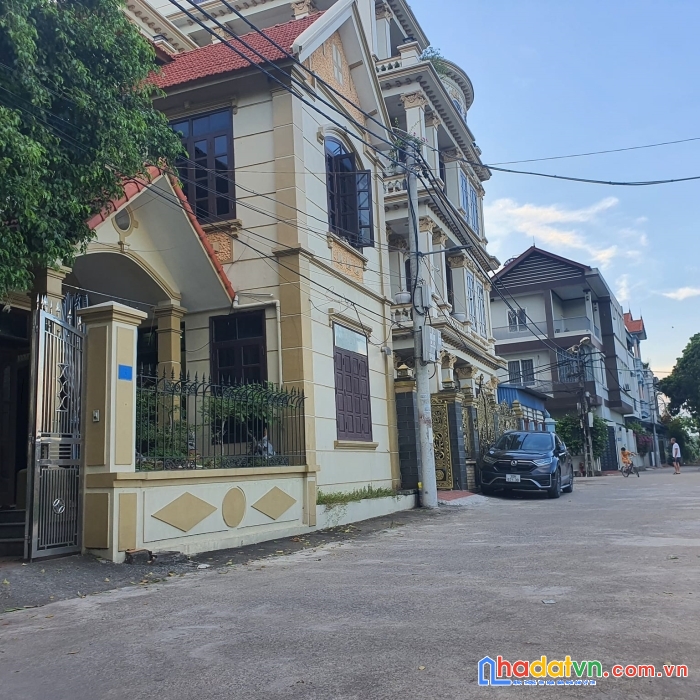 Biệt thự nhà vườn bồ đề long biên 150 m2 * 5 t * 16 tỷ 500 gara, cảnh quan sân vườn đẹp lung linh