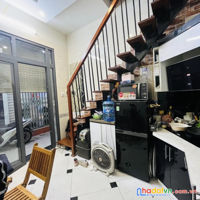Cần bán gấp nhà tôn đức thắng nhỏ xinh 4 tầng cực gần phố nhỉnh 2 tỷ vị trí siêu đẹp dọn về ở ngay
