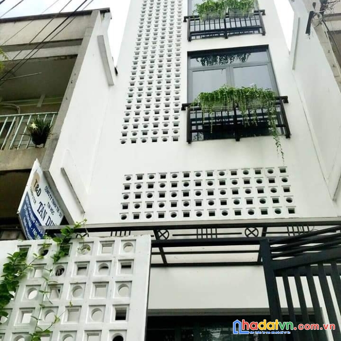 Bán nhà đường cmt8, hẻm xe hơi 7 chỗ, 5 tầng btct tiện kinh doanh, làm vpct, giá 14 tỷ 99 tl