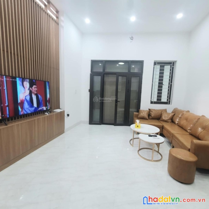 Bán nhà phố nguyễn sơn, lô góc, ngõ thông, diện tích 40m2 giá 4.65 tỷ