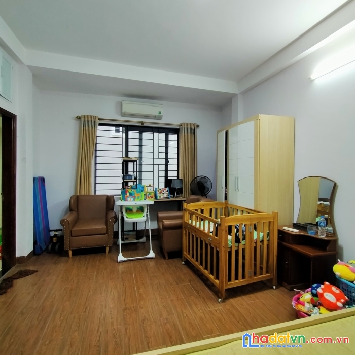 Chủ cần tiền bán gấp nhà 5 tầng, mt 6m ngọc thụy, ngõ nông, ô tô đỗ cửa