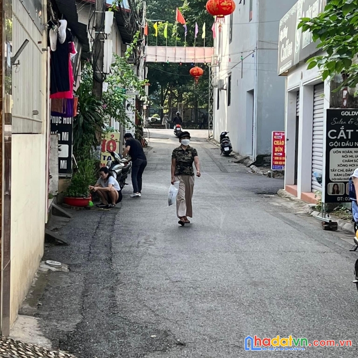 Bán đất tặng nhà ngô gia tự- 50m- giá 3.x tỷ- morning đỗ cửa- tthc long biên.