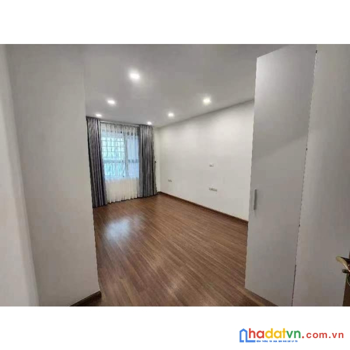 Bán nhanh trả tiền ngân hàng căn hộ  tòa r4 goldmark city 3 ngủ, diện tích 128m2 dfnun