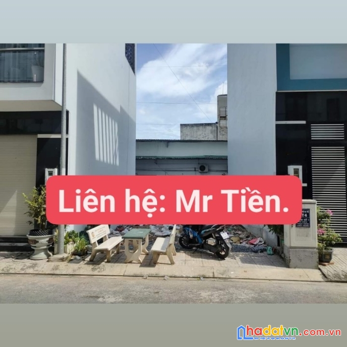 Đường xe tải đua ôtô đậu trên đất, ngay chợ bà hom, sát nhíp tl10, 5p qua tên lửa, ngang hiếm