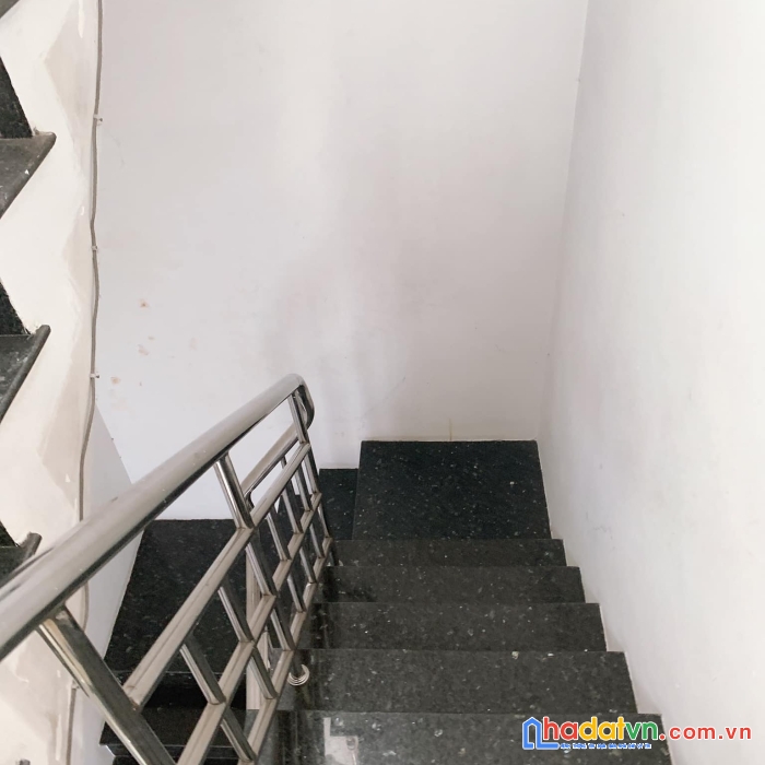 Chính chủ gắp lắm chỉ còn 9 tỷ 4 tầng mặt tiền lớn dạ nam p2q8,