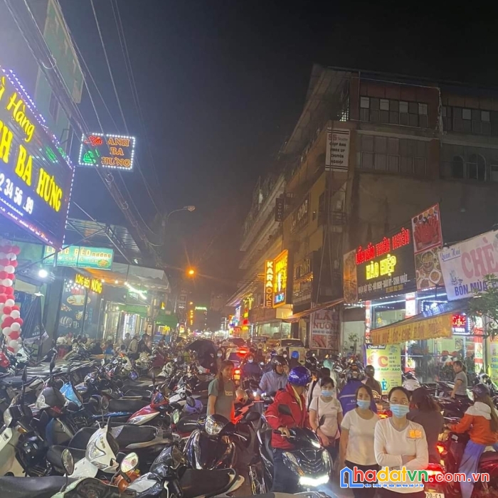 Bán nhà 3 tầng trong chợ sam sung thái nguyên đang kinh doanh nhà trọ ki ốt cho thuê giá hơn 3 tỷ