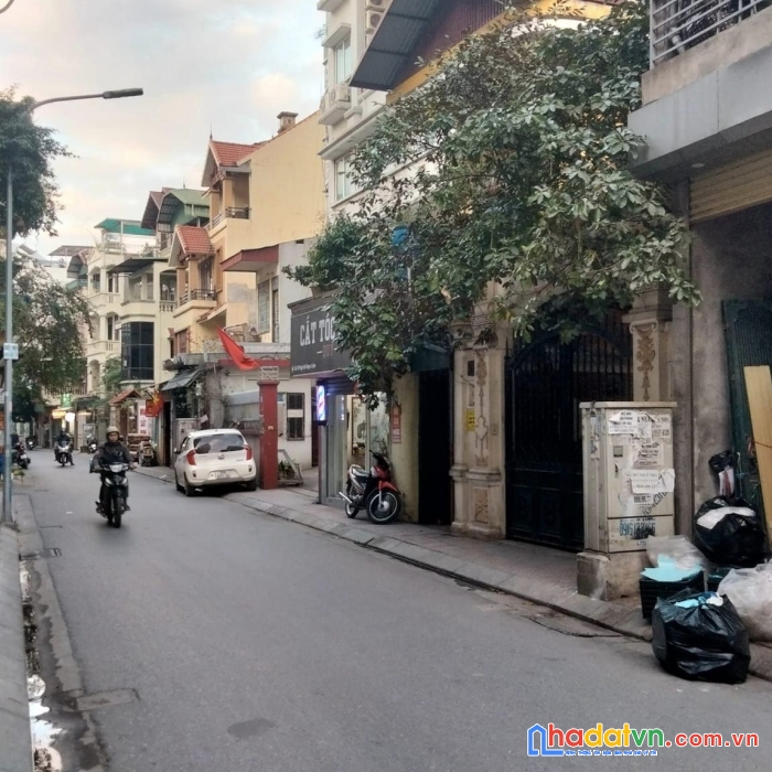 Bán nhà phố nguyễn sơn, phân lô, ô tô tránh, vỉa hè rộng, kinh doanh đa dạng.