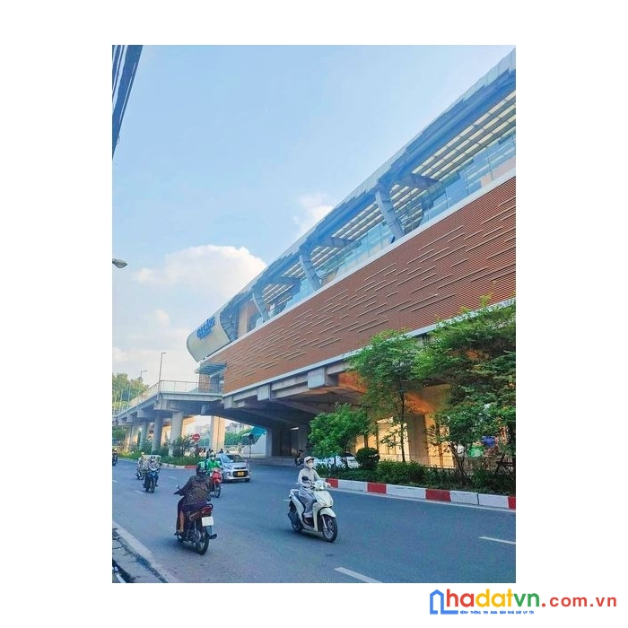 Bán nhà láng 72m2 – ngõ thoáng rộng – kinh doanh – gần phố - giá 10 tỷ