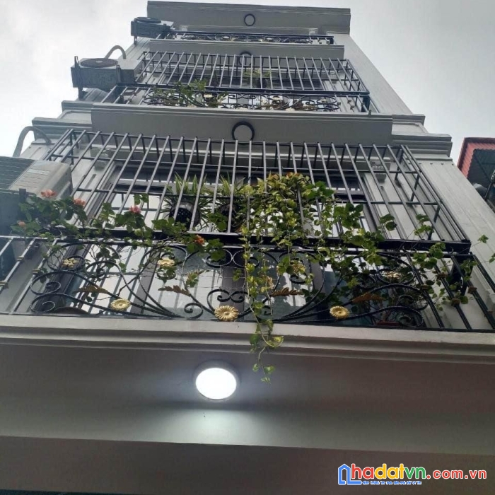 Bán nhà hoàng quốc việt-cầu giấy-50m2-giá 5.4 tỷ-lô góc-ngõ thông-15m ô tô đỗ ngày đêm -dân