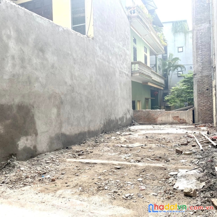 Bán đất dịch vọng cầu giấy, vị trí cực đẹp, ngõ thông, gần phố, mt lớn, 90m2 giá 10 tỷ 8