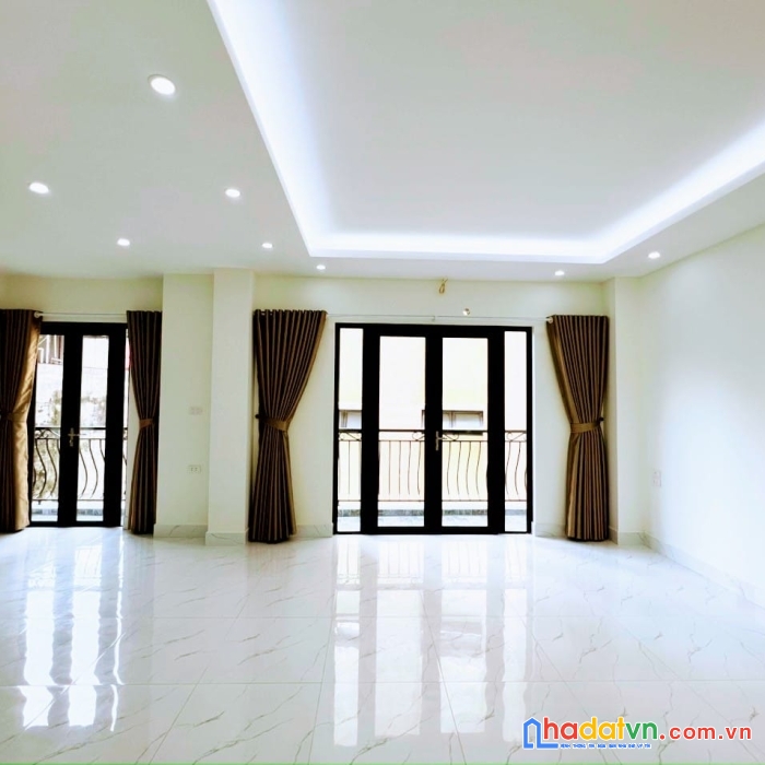 Bán nhà phố vũ thạnh 40m 5 tầng. mặt tiền 4m. ngõ thông, kinh doanh, gần ô tô. giá: 5.95 tỷ