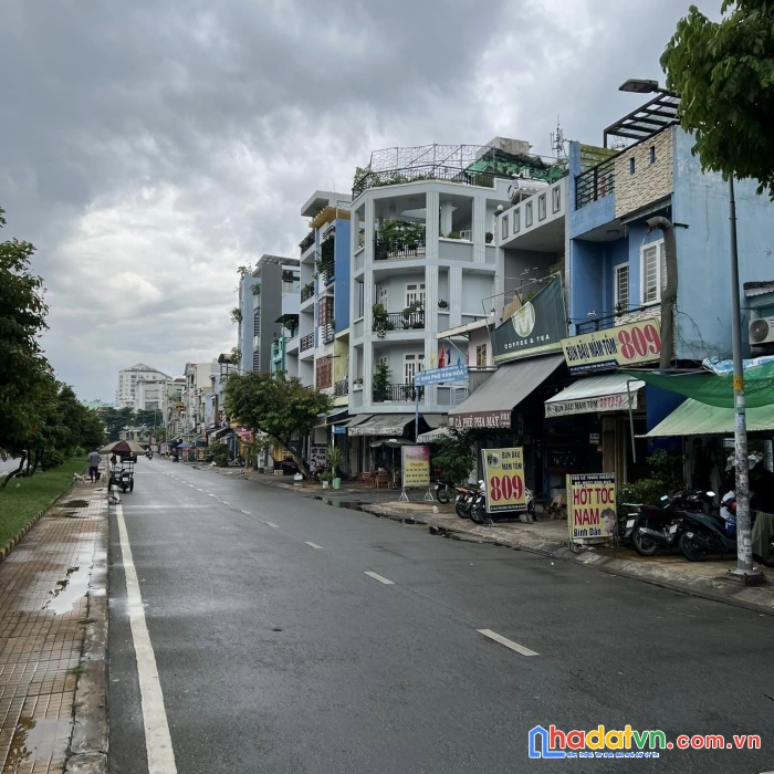 Bán nhà hẻm nhựa 8m mã lò quận bình tân( 8x13) đúc 4 tấm mới ( chia làm có 2 căn) giá 7.8 tỷ